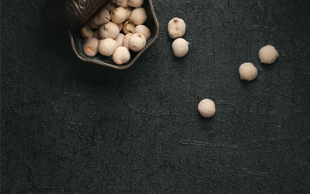 A bowl of roasted makhana, a high-protein Indian snack for the gym